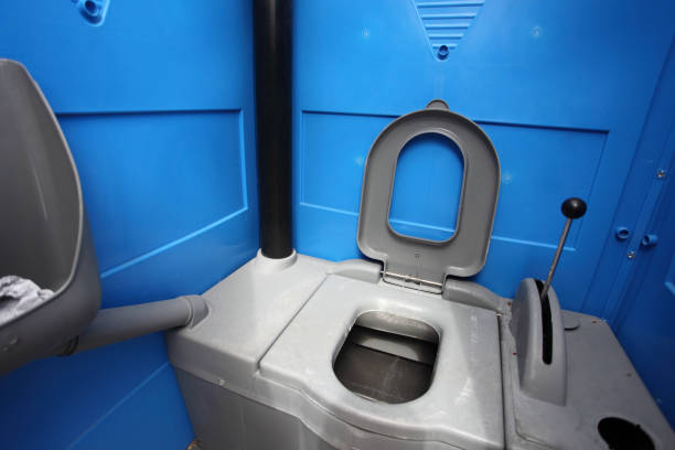 Porta potty delivery and setup in Riverton, IL