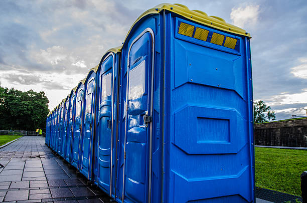 Best Portable toilet rental cost  in Riverton, IL